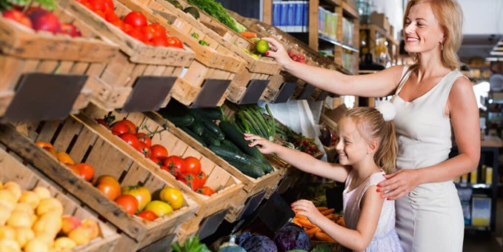 Supermarket Adventure: buy your vegetables with your kids